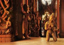 ปราสาทสัจธรรม