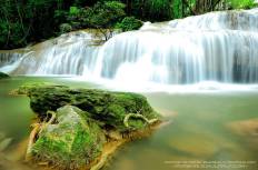 น้ำตกผาตาด