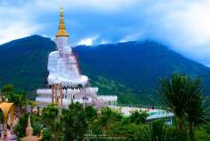 Wat Phra That Pha Sorn Kaew