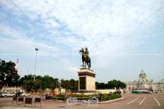 พระบรมรูปทรงม้า