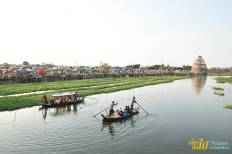 Sa Phan Khong Floating Market