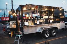 Teng Terd Terng Night Vintage Market
