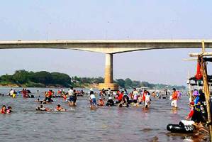 หาดจอมมณี