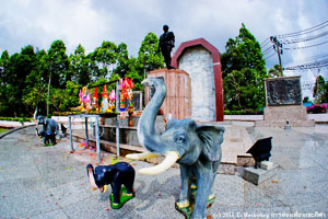 Phraya Thukkharat (Chuai) Monument