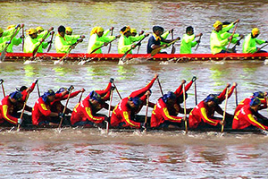 แห่พระทางน้ำ แข่งขันเรือยาว