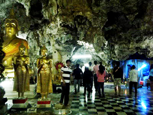 Wat Tham Phon Sawan