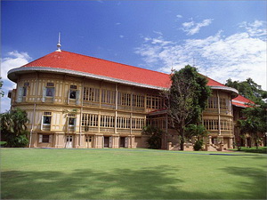 Vimanmek Mansion Museum