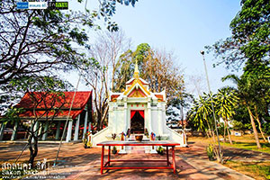 Chao Pho Mahesak Shrine (The City Pillar Shrine)