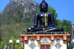 Wat Tham Khao Laem