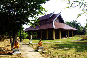 Wat Sa Bua Kaeo