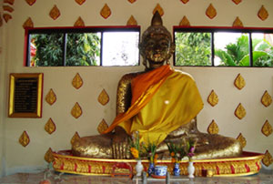 Wat Pichai Thammaram (Chuck Pee)