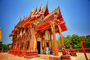 Wat Phu Khao Kaew