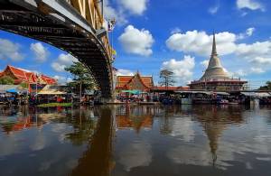 Wat Bang Phli Yai Nai and Old Market