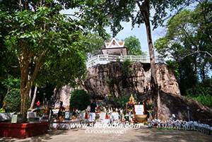Chao Por Khun Dan Shrine