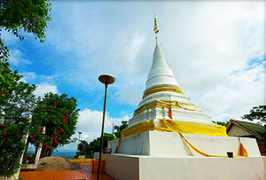 Wat Mon Phraya Chae
