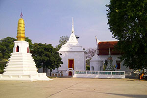 Luang Pho Riew Memorial