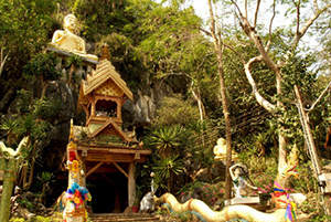Wat Tham Suk Kasem Sawan