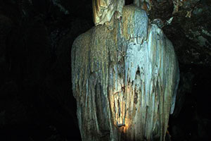 Pha Suan Cave
