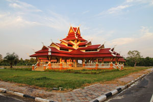 Tha Thong Historical Museum (Wat Khao Phra Nim)