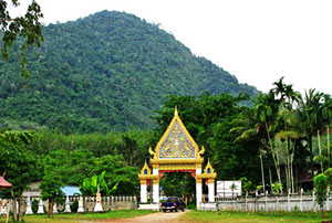 Wat Tham Phra Phuttha