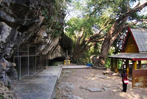 Phra Non Cave