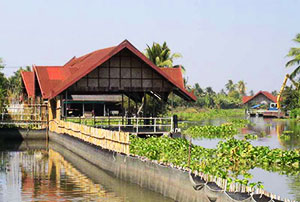 Khlong Chinda Floating Market