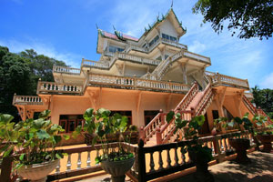 Wat Khao Pratu Chumphon