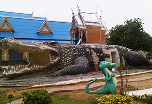 Wat Mai Plai Huai