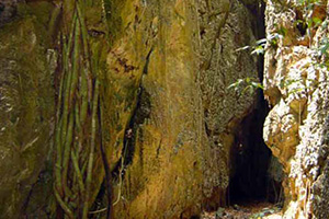 Khao Plub Phlueng Thong Cave