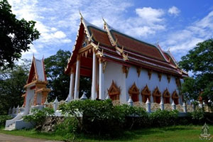 Wat Phra Phutthabat Khao Luk Chang