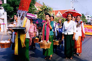Song Khao Songkran Tradition