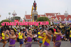 Celebrating Chao Pho Phraya Lae Monument