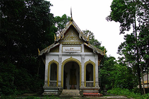 Wat Khao Kaew Wichian