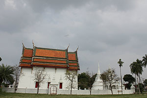 Wat Mai Charoen Tham