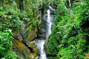 Phet Phanomwat Waterfall