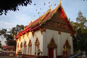 Wat Pho Chaloem Rak