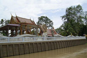 Wat Mae Nam Noi