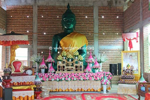 Wat Tha Nam Ngam