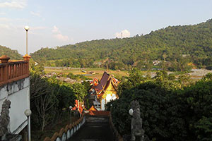 Wat Pong Yaeng Chaloem Phrakiat