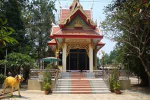 Wat Lat Bua Khao