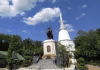 King Naresuan Monument