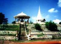 Kruba Sriwichaiyachana Monument