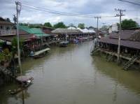 Ban Phaeo Floating Market