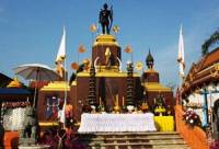 Phor Khun Sri Inthrathit Monument
