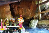 Wua Dang Cave (Khao Tham Wua Dang Korat)