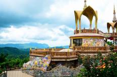 Wat Phra That Pha Kaew (Wat Phra That Pha Son Kaew)