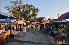 Sa Phan Khong Floating Market