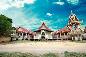 Luang Por Me (Wat Manwichai)