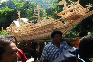 Thai Mai Boat Floating Tradition